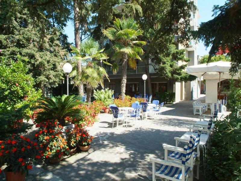 Hotel Nautic B&B image