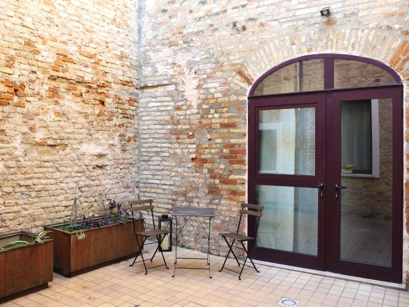 Toscanini Rooms image