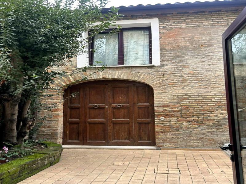 Toscanini Rooms image