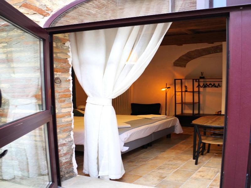 Toscanini Rooms image