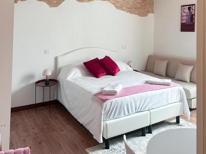 Toscanini Rooms image