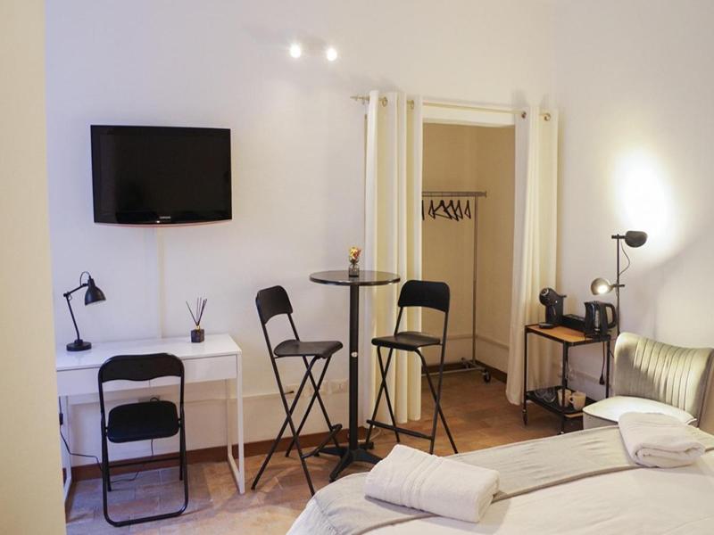 Toscanini Rooms image