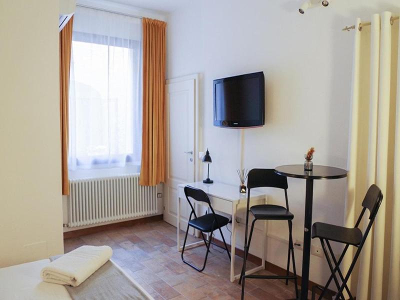 Toscanini Rooms image