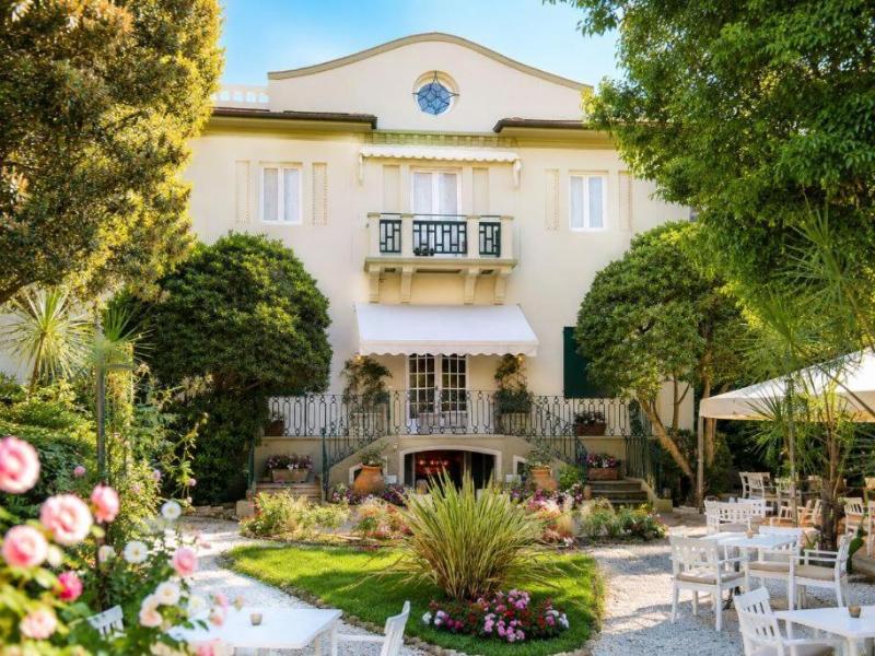 Hotel Club I Pini Residenza d'Epoca image