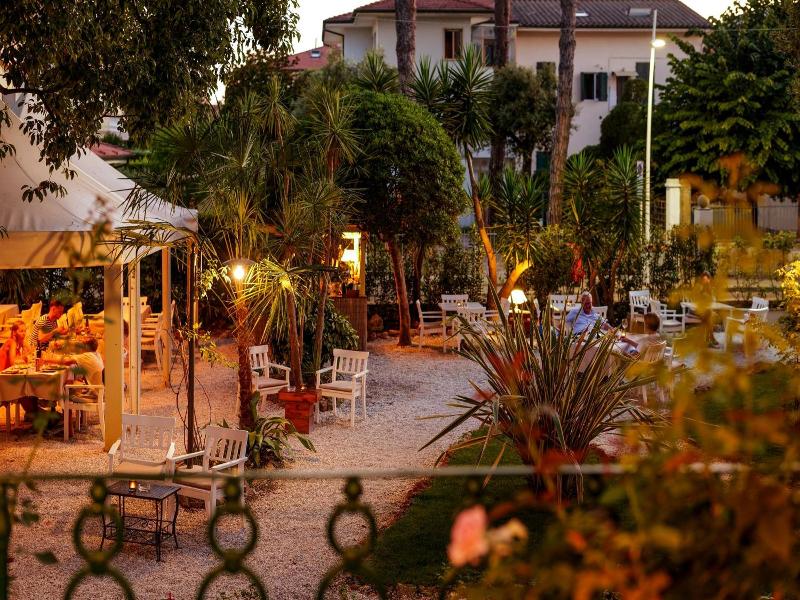 Hotel Club I Pini Residenza d'Epoca image