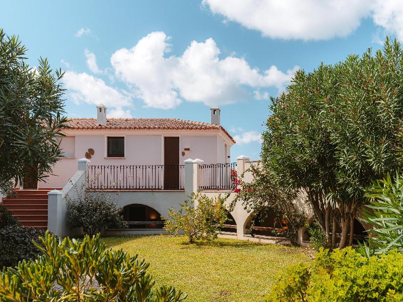 Mangia'S Santa Teresa Sardinia, Curio Collection image