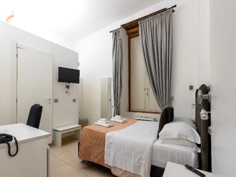 Hotel Il Tesoro Smart Suite & Spa image