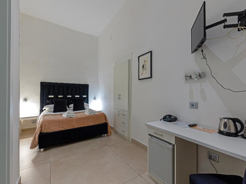 Hotel Il Tesoro Smart Suite & Spa image