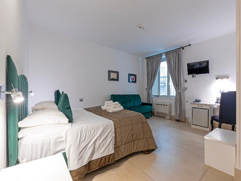 Hotel Il Tesoro Smart Suite & Spa image