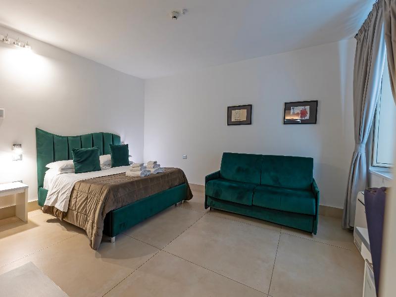 Hotel Il Tesoro Smart Suite & Spa image