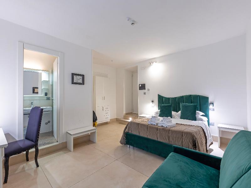Hotel Il Tesoro Smart Suite & Spa image
