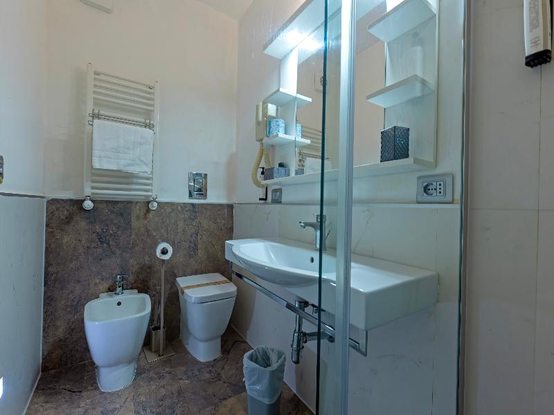 Hotel Il Tesoro Smart Suite & Spa image