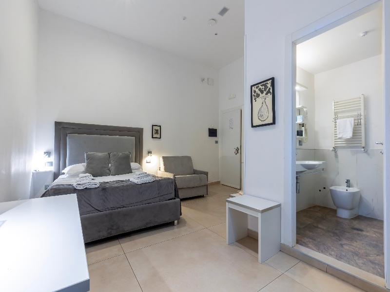 Hotel Il Tesoro Smart Suite & Spa image