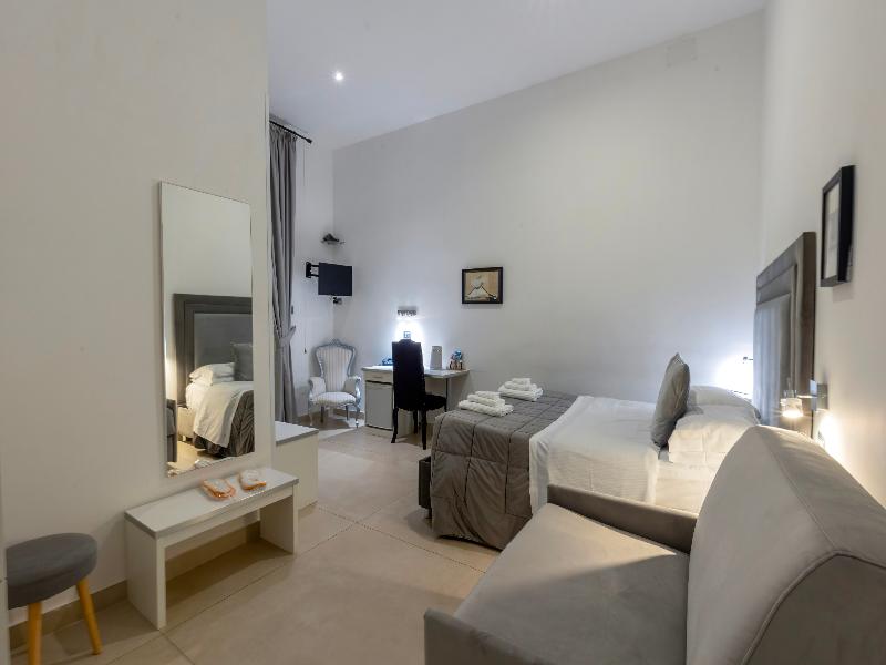 Hotel Il Tesoro Smart Suite & Spa image