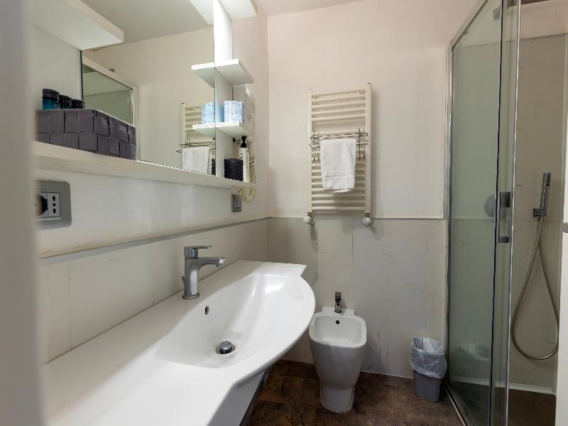Hotel Il Tesoro Smart Suite & Spa image