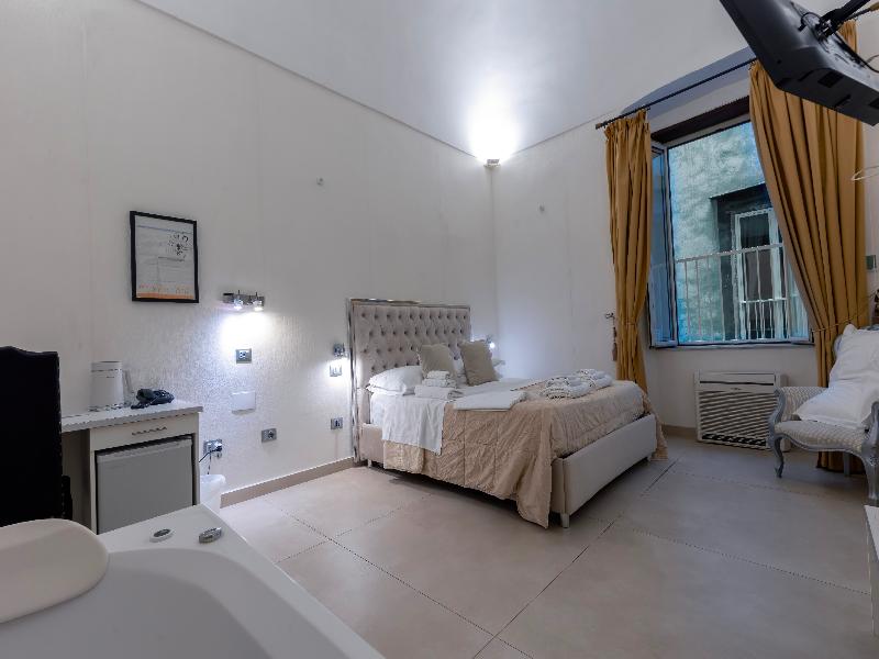 Hotel Il Tesoro Smart Suite & Spa image