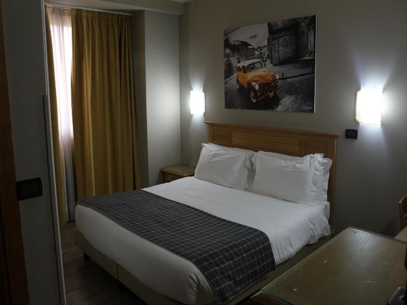 Hotel Garibaldi image
