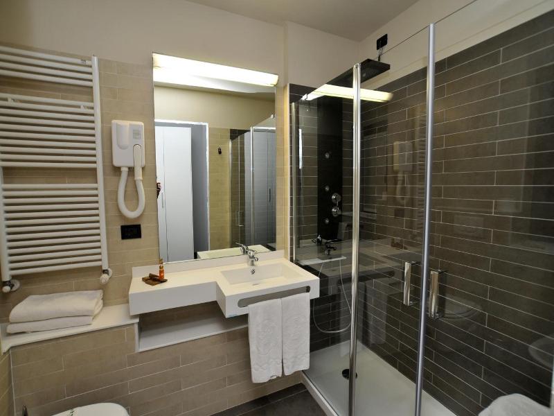 Hotel Garibaldi image