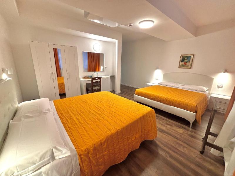 Victoria Hotels Royal Garden image