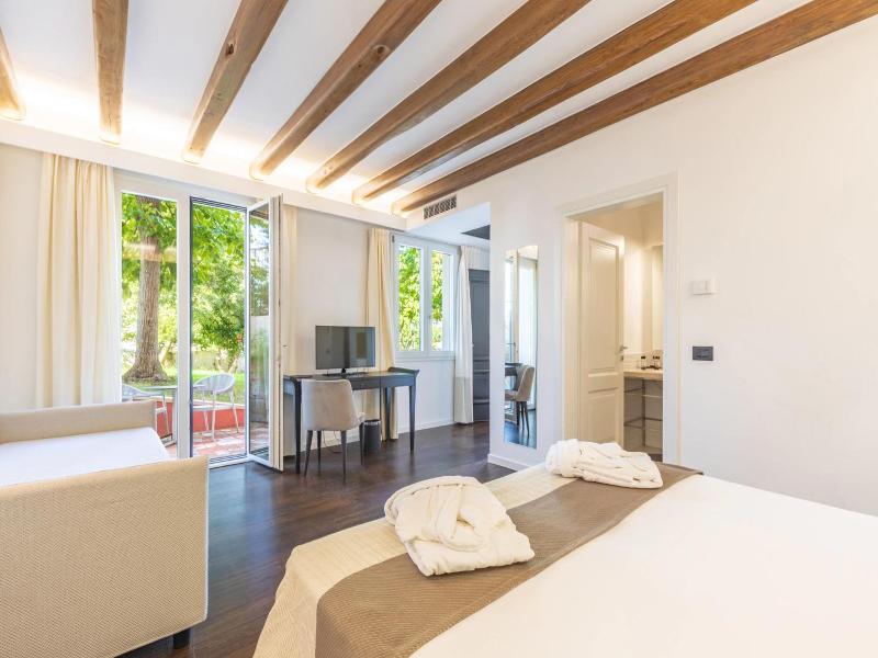 Raphael Hotel image