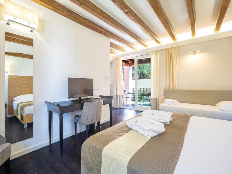 Raphael Hotel image