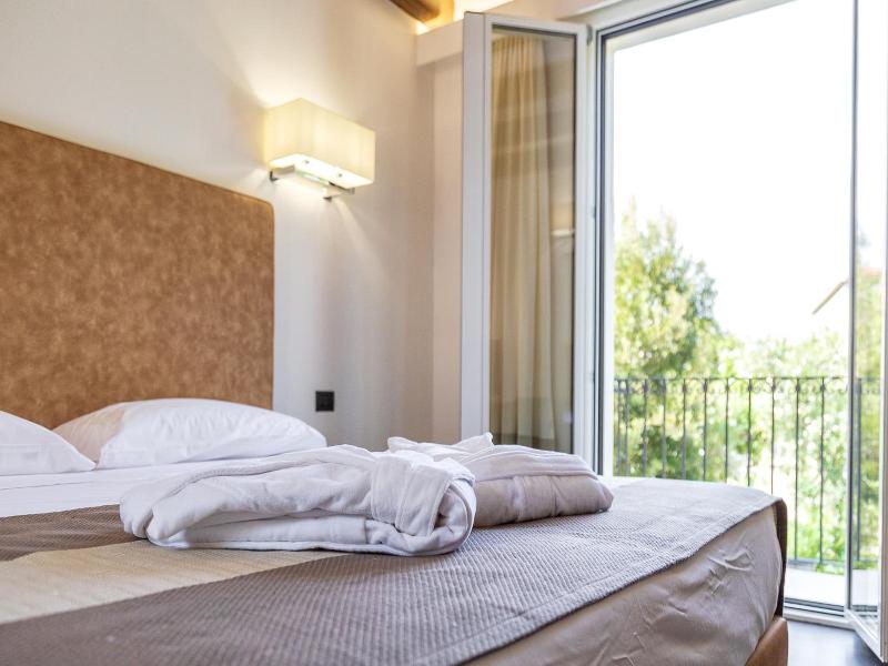 Raphael Hotel image