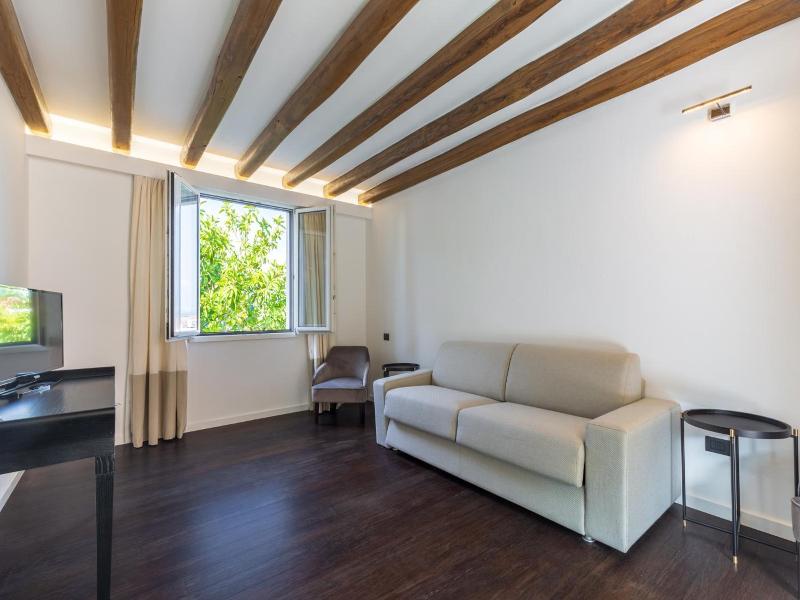 Raphael Hotel image