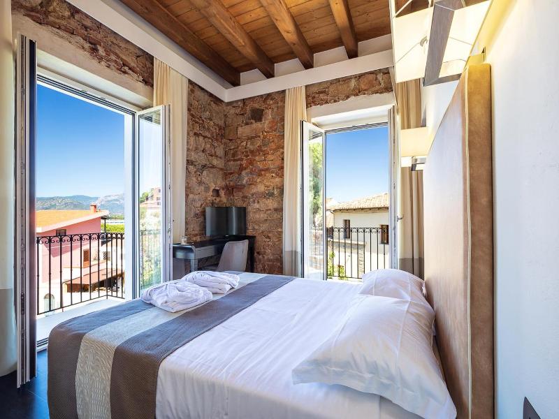 Raphael Hotel image
