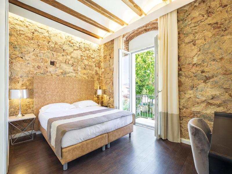 Raphael Hotel image