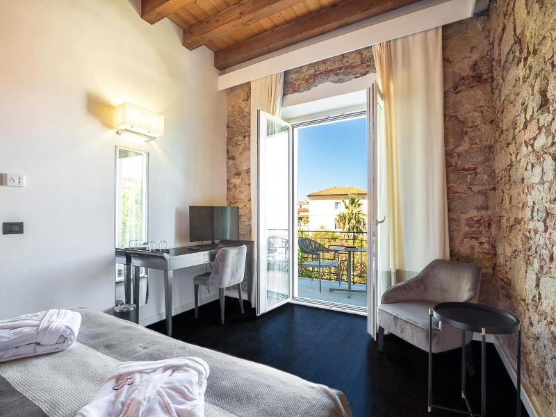 Raphael Hotel image