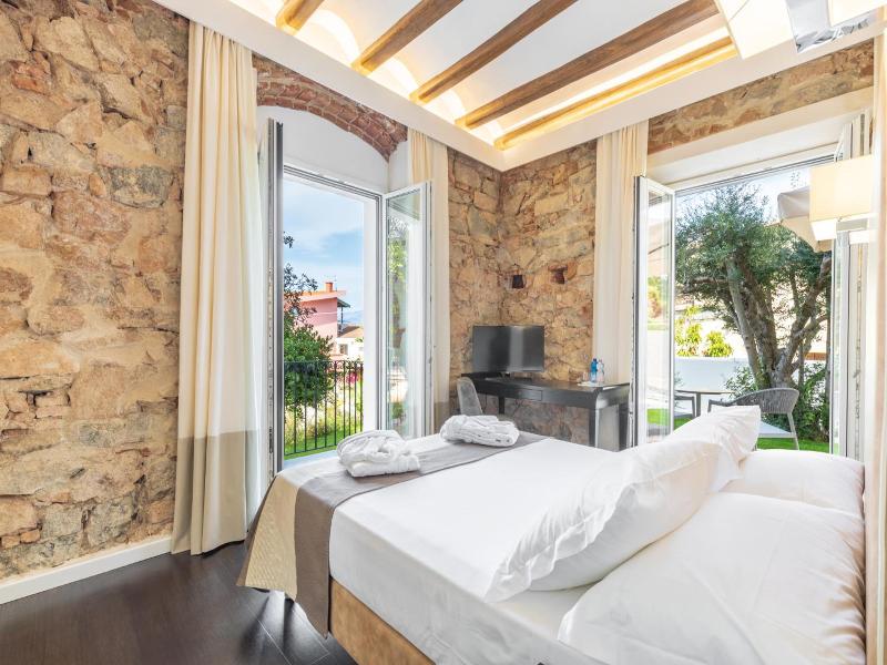 Raphael Hotel image