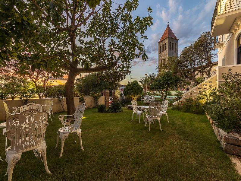 Raphael Hotel image