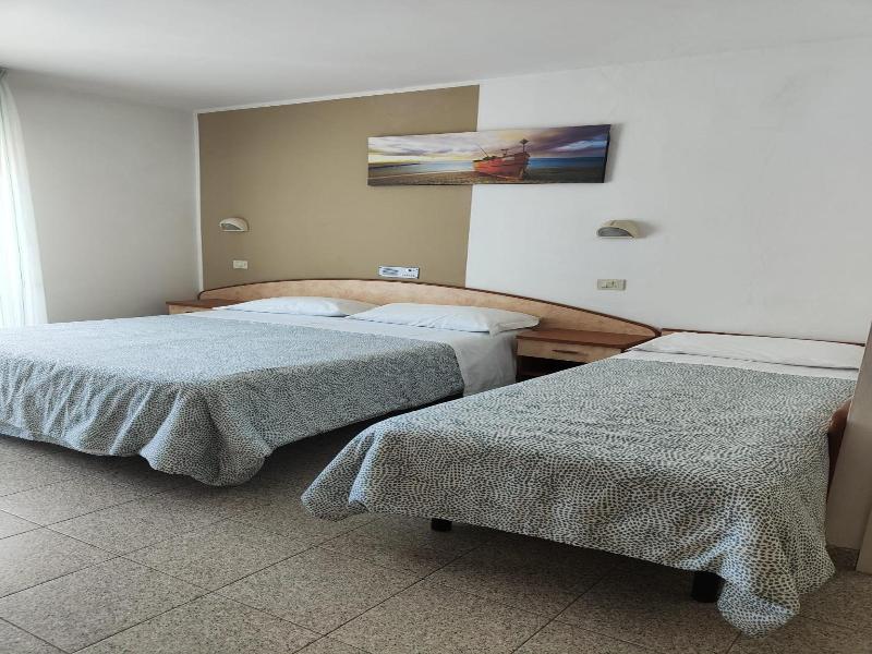 Hotel Villa Lina image