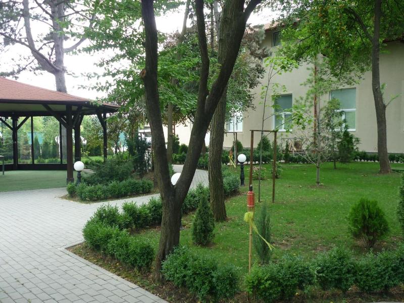 Hotel Baneasa Parc image