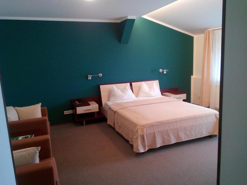 Hotel Baneasa Parc image