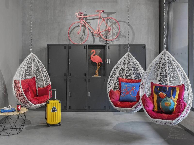 Moxy Lausanne City image
