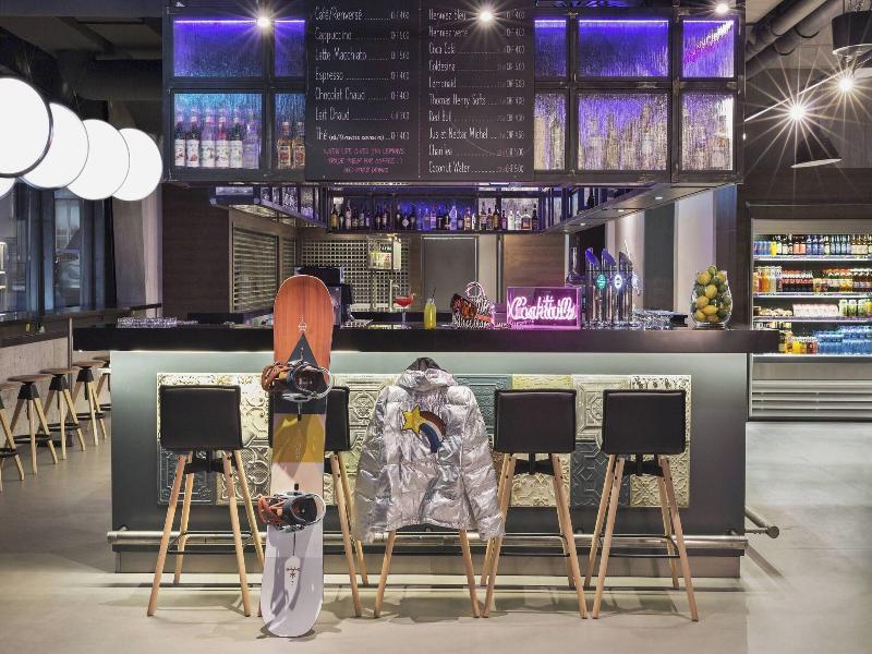 Moxy Lausanne City image