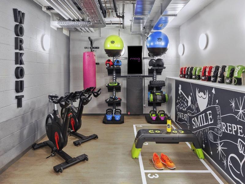 Moxy Lausanne City image