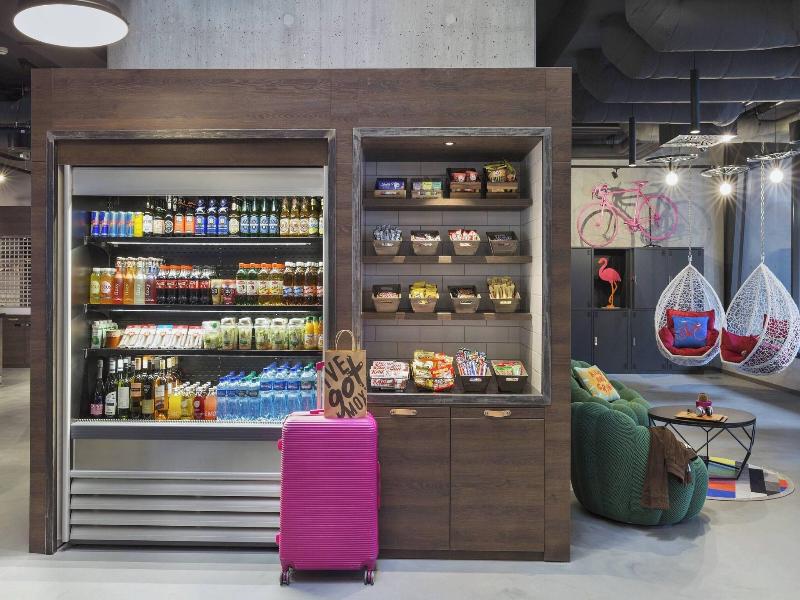Moxy Lausanne City image