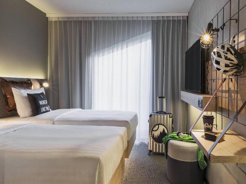 Moxy Lausanne City image