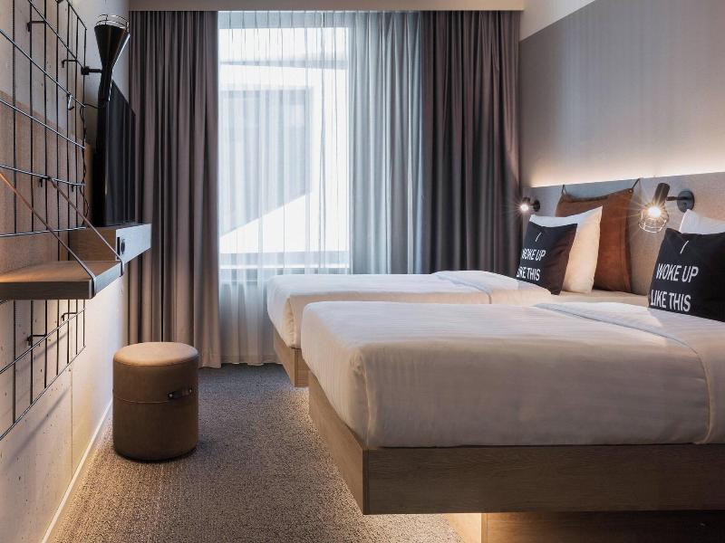 Moxy Lausanne City image