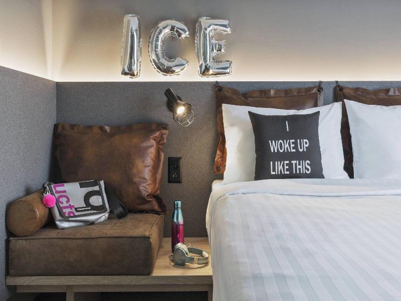 Moxy Lausanne City image