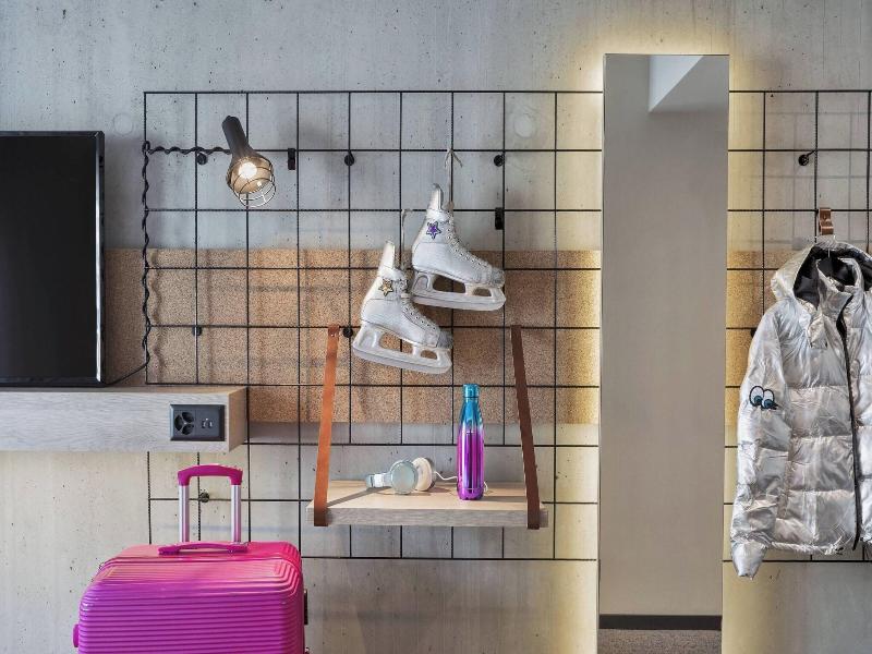 Moxy Lausanne City image