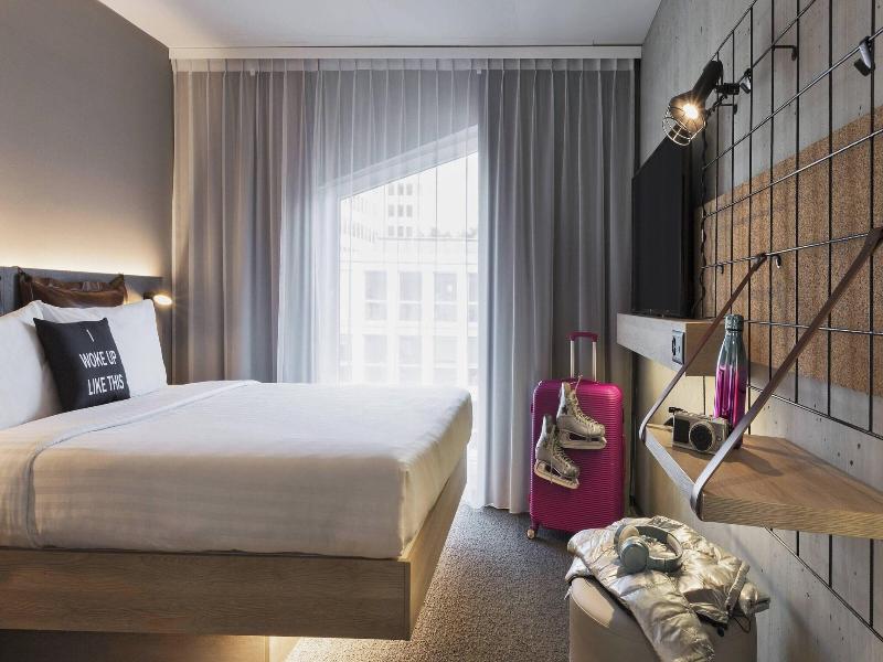Moxy Lausanne City image