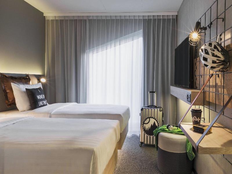 Moxy Lausanne City image