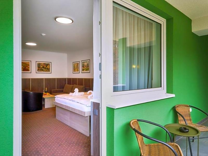 Hotel Green Paradise image