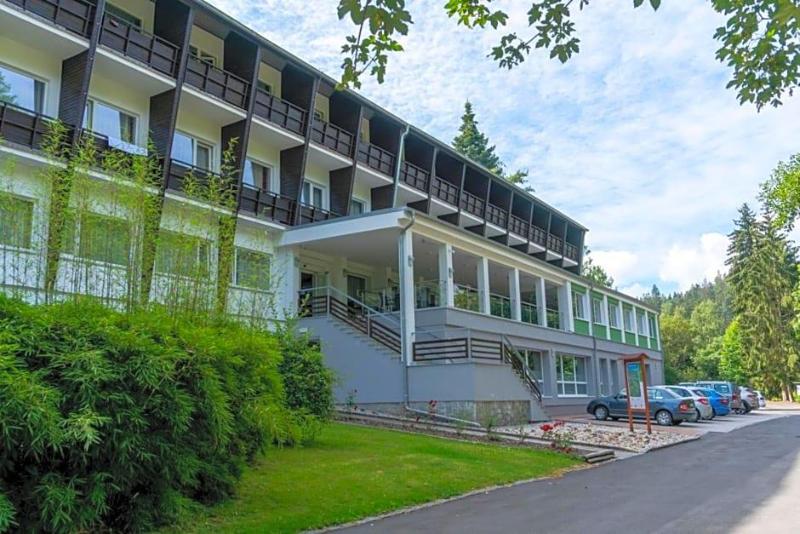 Hotel Green Paradise image