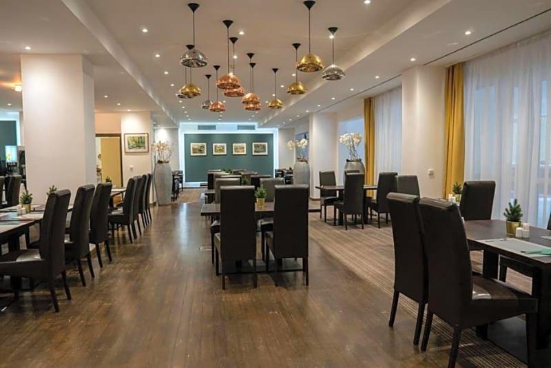 Hotel Green Paradise image