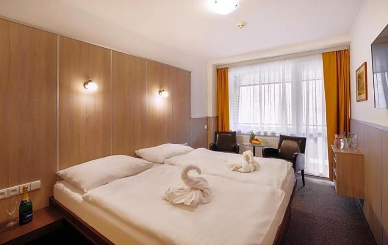 Hotel Green Paradise image