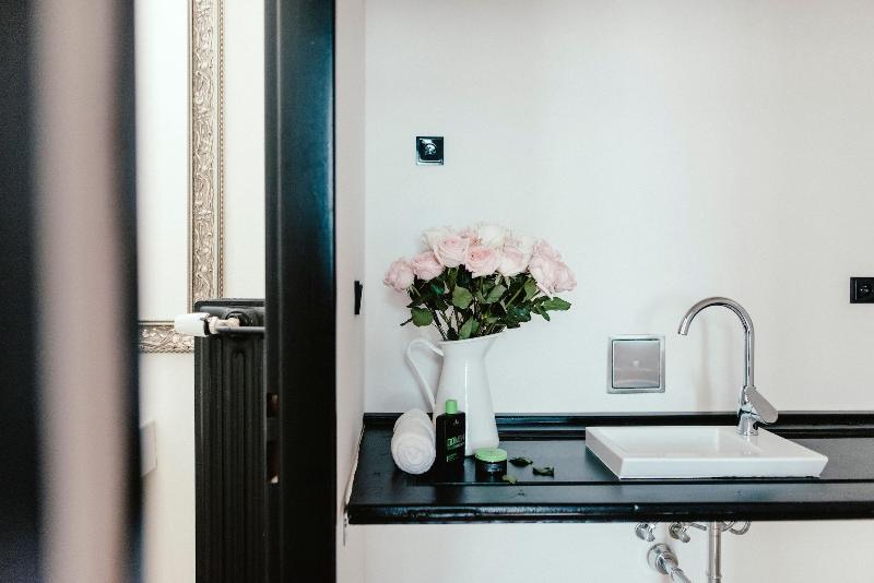 Wake Up Wellness Hostel image